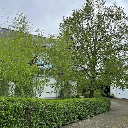 Modernes Haus Am Mit Panoramablick & Terrasse 펜션 펠트베르크