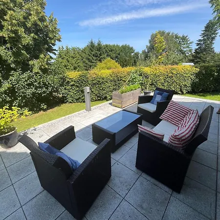 Modernes Haus Am Mit Panoramablick & Terrasse 펠트베르크